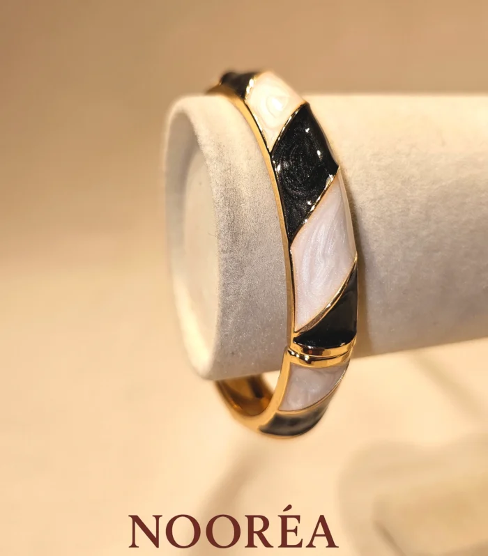 Onyx Pearl Bangle