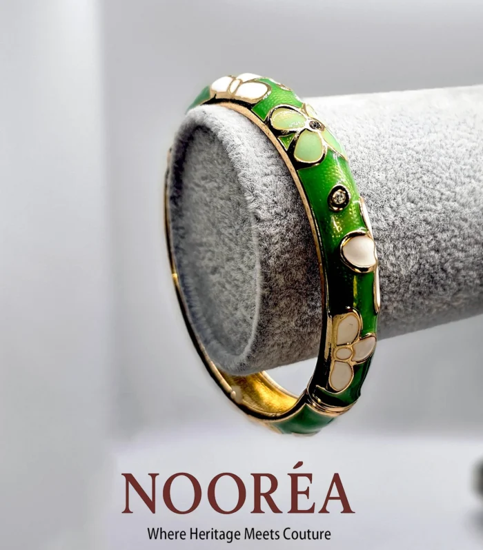 VERNOORA BANGLE