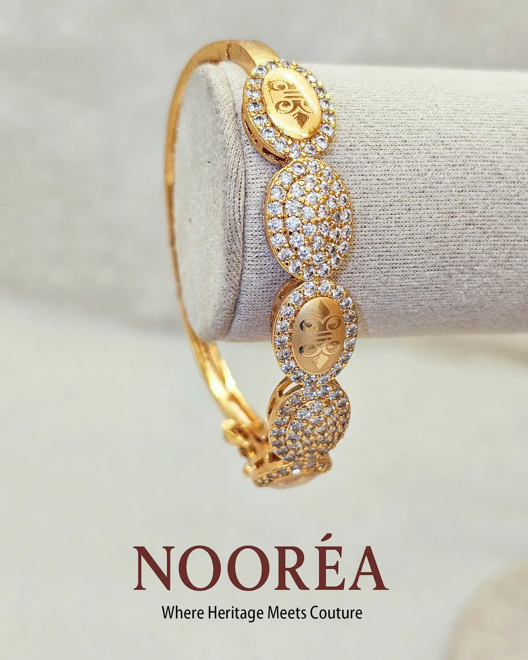 Vintage Medallion Luxe