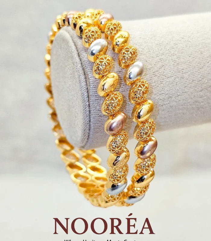 Pearl Glow Classic Bangle