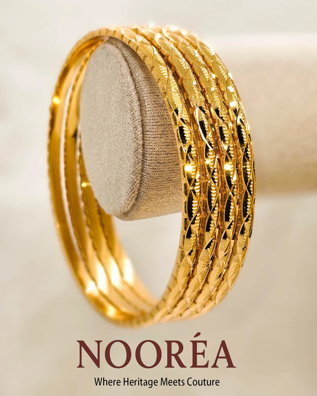 Zayna Textured Slim Bangle